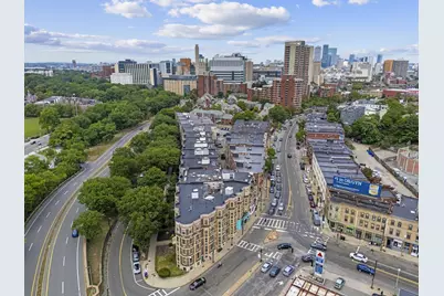 384 Riverway #4, Boston, MA 02115 - Photo 28