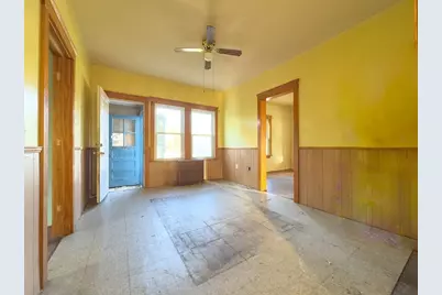 16 Ash St, Fairhaven, MA 02719 - Photo 2