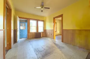 16 Ash St, Fairhaven, MA 02719 - Photo 2