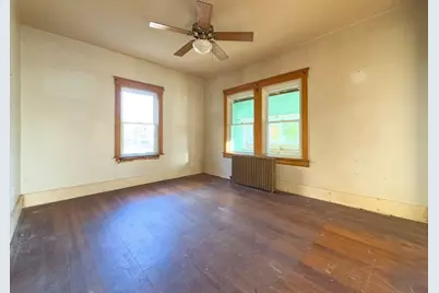 16 Ash St, Fairhaven, MA 02719 - Photo 10