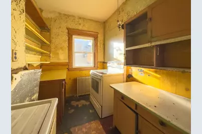 16 Ash St, Fairhaven, MA 02719 - Photo 8