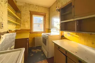 16 Ash St, Fairhaven, MA 02719 - Photo 8
