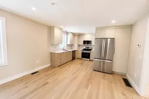 562 Gorham St, Lowell, MA 01852 - Photo 8