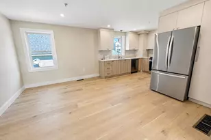 562 Gorham St, Lowell, MA 01852 - Photo 10