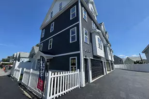 562 Gorham St, Lowell, MA 01852 - Photo 4