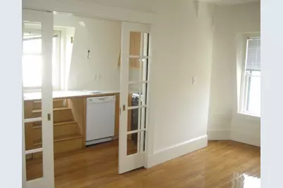 37 Langdon #5, Cambridge, MA 02138 - Photo 4
