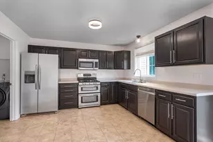 4 Georgetowne, Nashua, NH 03062 - Photo 1