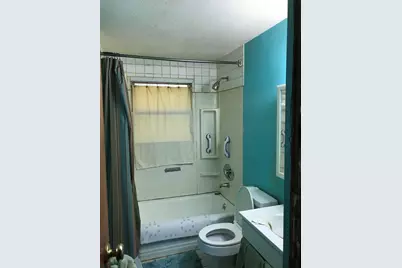 170 Bradley St, Lowell, MA 01850 - Photo 8