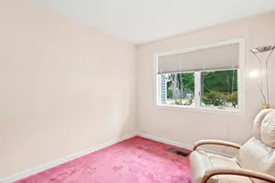 1002 Pine Brook Dr, Peabody, MA 01960 - Photo 4