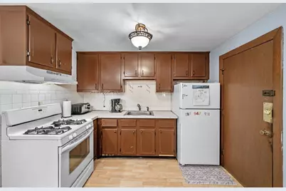 100 Magnolia Ave #22, Lynn, MA 01904 - Photo 8