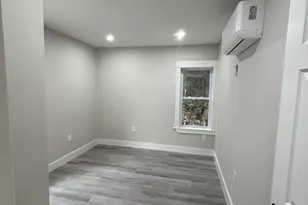 22 Pleasant St, Fitchburg, MA 01420 - Photo 16