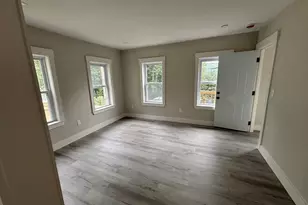 22 Pleasant St, Fitchburg, MA 01420 - Photo 28