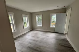 22 Pleasant St, Fitchburg, MA 01420 - Photo 38