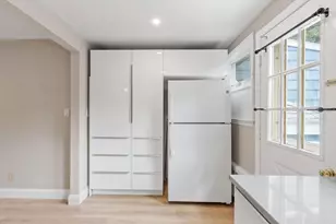 278 South Rd, Bedford, MA 01730 - Photo 6
