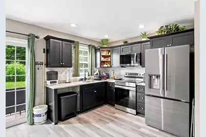 9-11 James St, Holyoke, MA 01040 - Photo 6