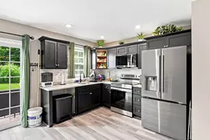 9-11 James St, Holyoke, MA 01040 - Photo 6