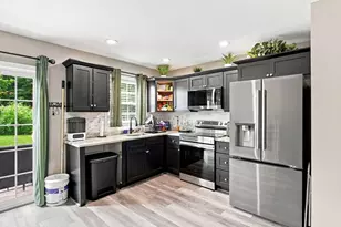 9-11 James St, Holyoke, MA 01040 - Photo 6
