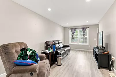 9-11 James St, Holyoke, MA 01040 - Photo 16