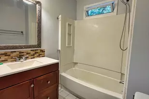 1186 Chestnut St, Newton, MA 02464 - Photo 10