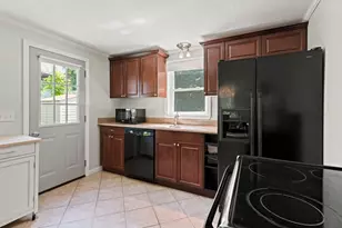 78 Laurie Ave, South Hadley, MA 01075 - Photo 16