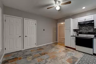 51 View St, Holyoke, MA 01040 - Photo 10