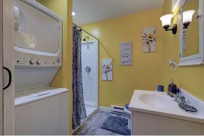 51 View St, Holyoke, MA 01040 - Photo 8