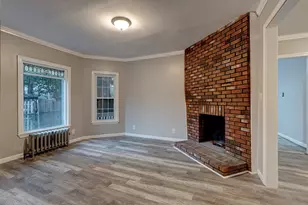 51 View St, Holyoke, MA 01040 - Photo 4