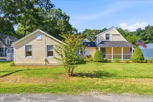 2 Bartlett Ave, Duxbury, MA 02332 - Photo 2