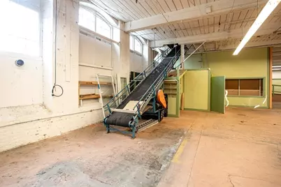 15 Shaw St, Fall River, MA 02724 - Photo 14