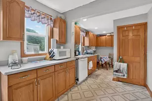 28-30 Crescent Ave, Melrose, MA 02176 - Photo 18