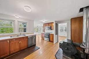 197 Circuit St, Hanover, MA 02339 - Photo 8