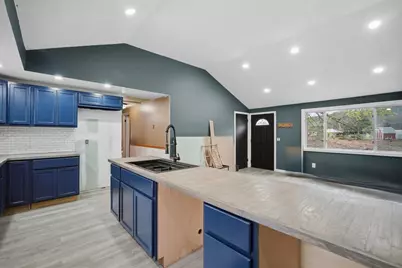 71 Sun Valley Rd, Holyoke, MA 01040 - Photo 12