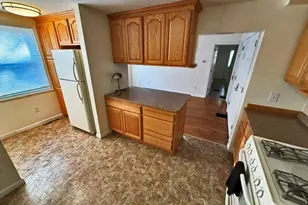 11 Maple Ave, Northampton, MA 01060 - Photo 8