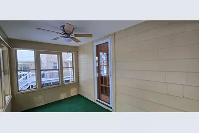 162 June St, Worcester, MA 01602 - Photo 16