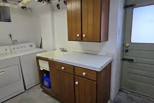 162 June St, Worcester, MA 01602 - Photo 24