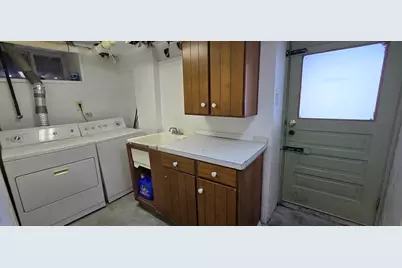 162 June St, Worcester, MA 01602 - Photo 24