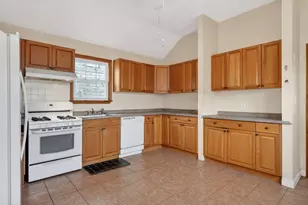 17 Mason St, Hudson, MA 01749 - Photo 10