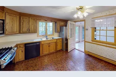 22 Ranlett Ln, Billerica, MA 01821 - Photo 8