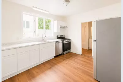 152 Spruce St #1, Watertown, MA 02472 - Photo 2