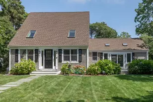 21 Vickers St, Edgartown, MA 02539 - Photo 2