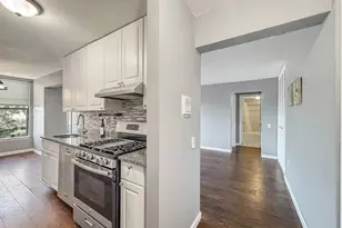 22 Shrewsbury Green Dr, Shrewsbury, MA 01545 - Photo 4