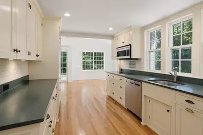 41 Locust Ave, Lexington, MA 02421 - Photo 4