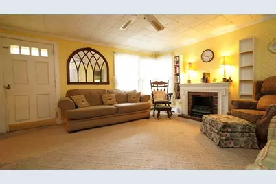 351 Towne St, North Attleboro, MA 02760 - Photo 10