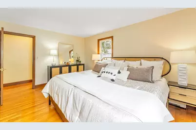 20 Paragon Rd, Boston, MA 02132 - Photo 16
