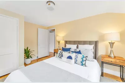 20 Paragon Rd, Boston, MA 02132 - Photo 18