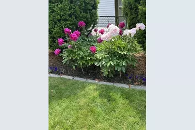 55 Memorial Dr, Salem, MA 01970 - Photo 8