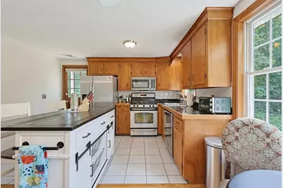 64 Park Street, Pepperell, MA 01463 - Photo 10