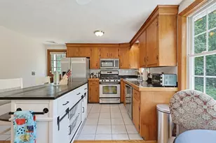 64 Park St, Pepperell, MA 01463 - Photo 10