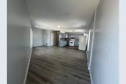 1263-1265 Pleasant St #8, Fall River, MA 02723 - Photo 2