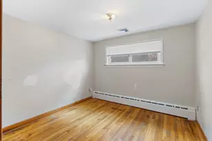 42 Marlboro St, Worcester, MA 01604 - Photo 12